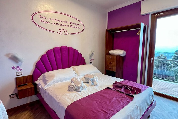 Room 3 of 16