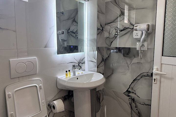 Room 21 of 26