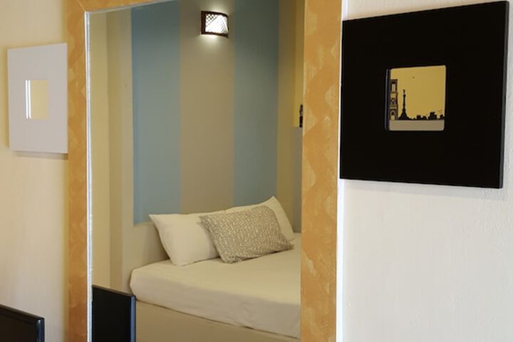 Room 25 of 92