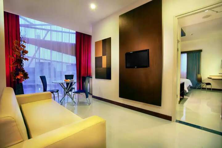 Room 14 of 43