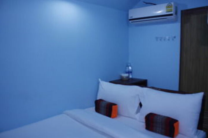 Room 18 of 37