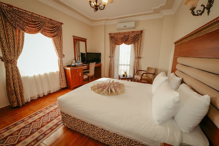 Room 5 of 17
