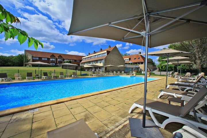 Pool 40 of 57