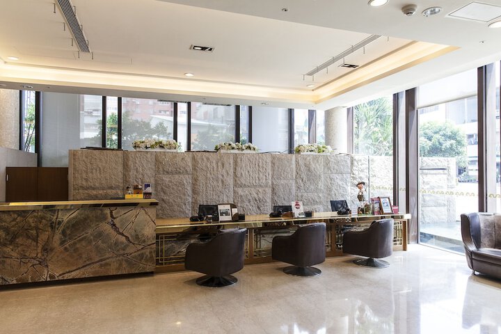 Hotel 2 of 97