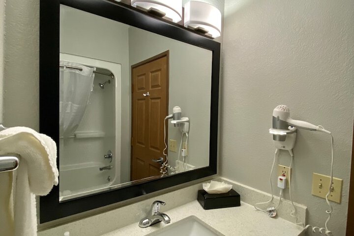 Bathroom sink