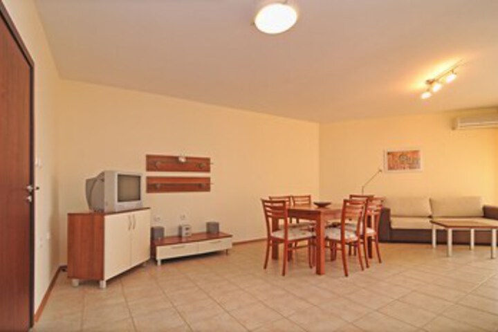 Room 8 of 30