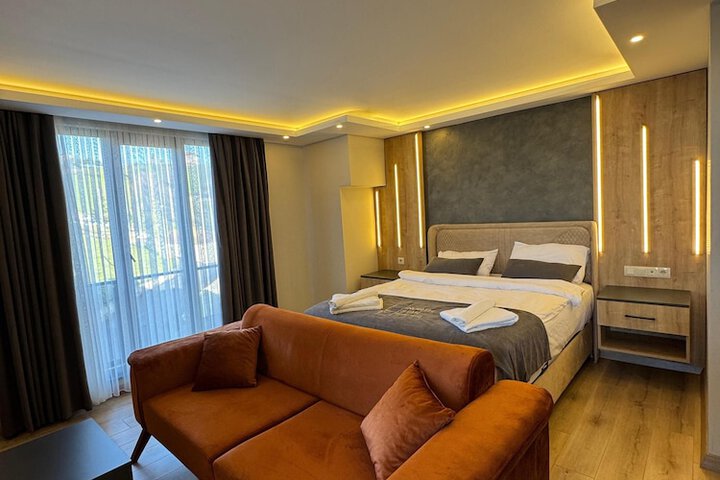 Room 8 of 48