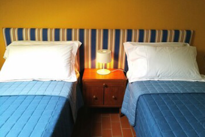 Room 12 of 21