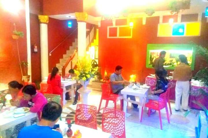 Dining 62 of 84