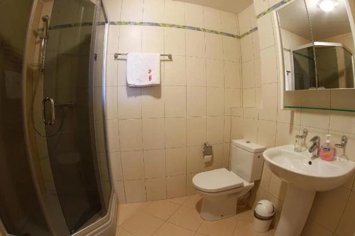 Room 8 of 15