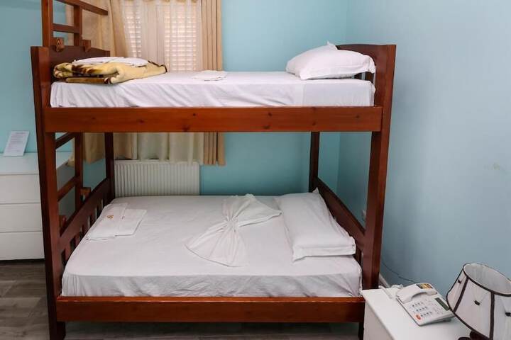 Room 58 of 122