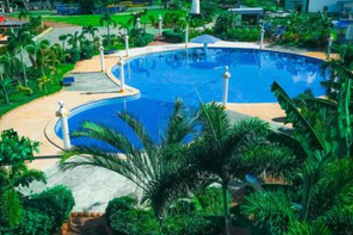 Pool 11 of 25