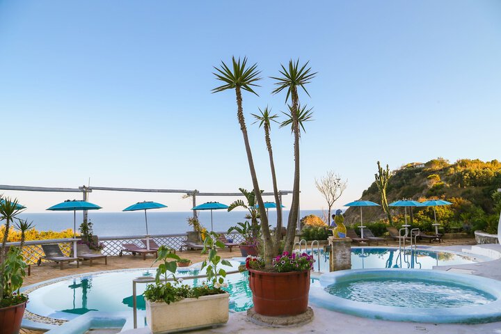 Pools & Facilities
