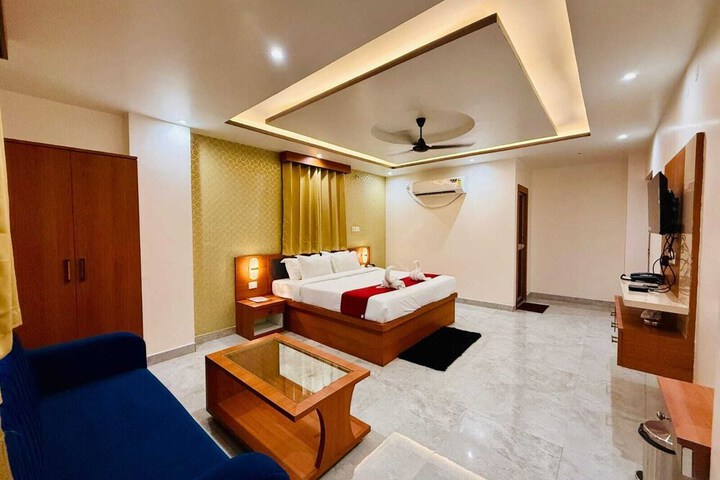Room 32 of 49