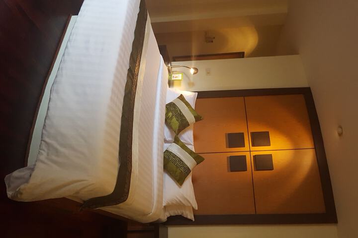 Room 3 of 36