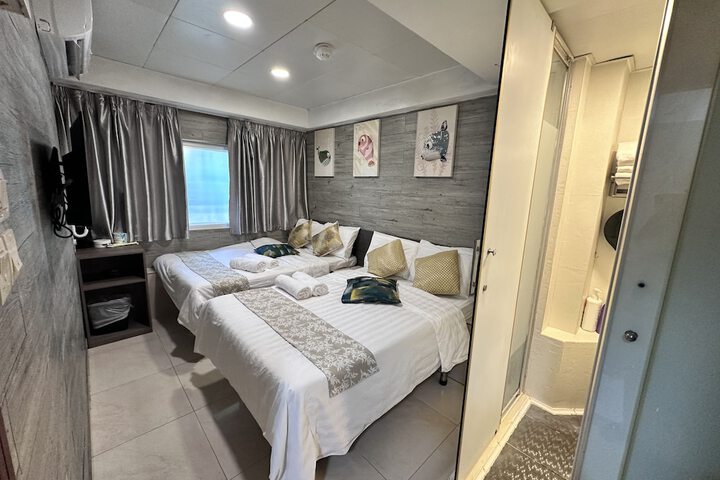 Room 96 of 195