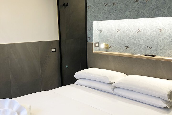 Room 9 of 87