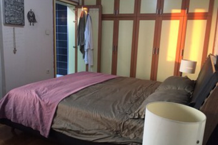 Room 4 of 15