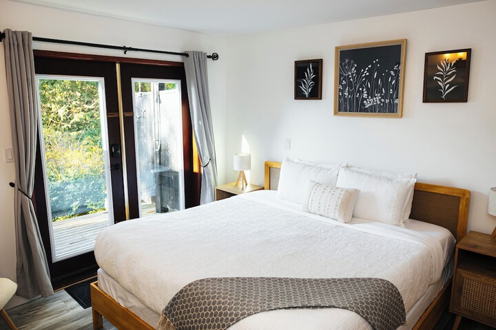 Room 2 of 18