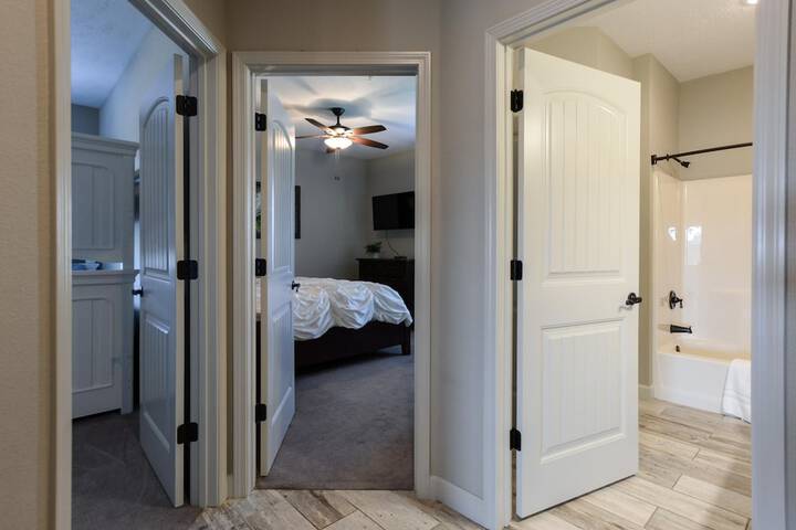 Room 3 of 27
