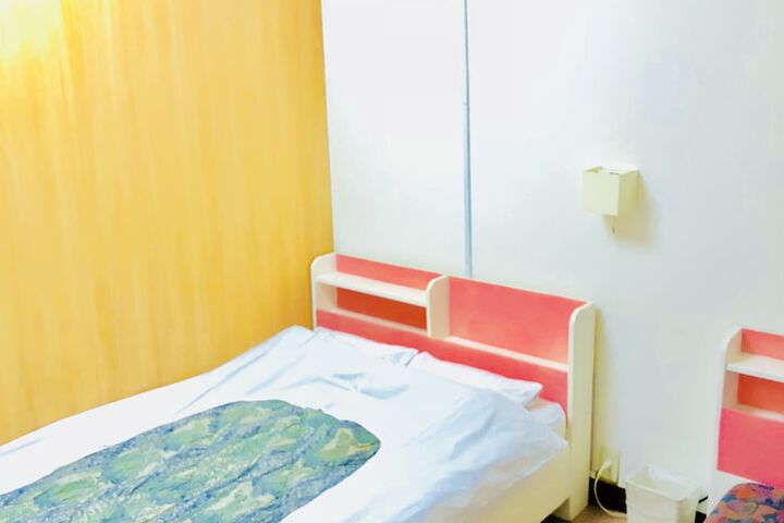 Room 7 of 48