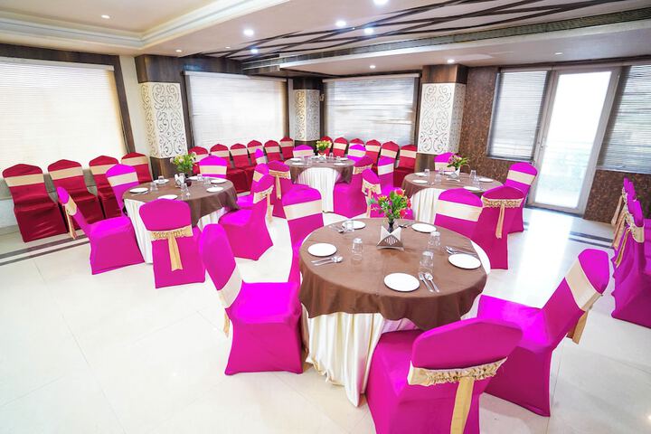 Ballroom/Hall 63 of 75
