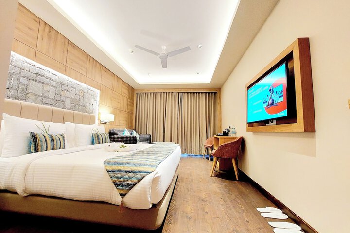 Room 3 of 137