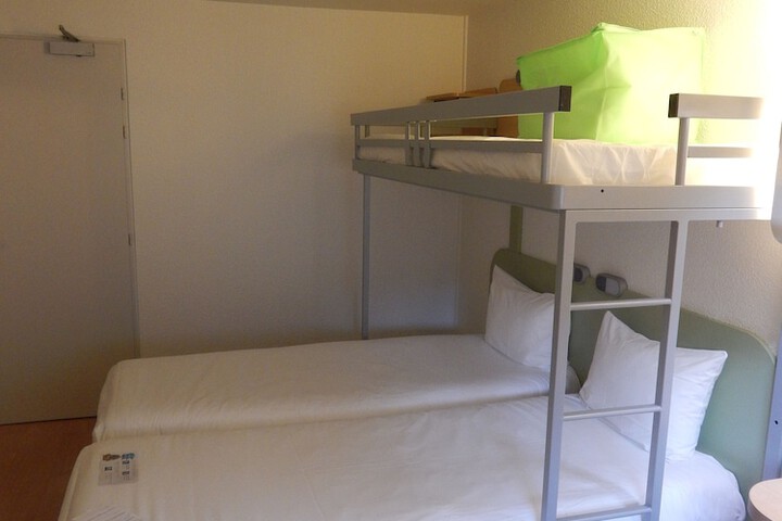 Room 4 of 31