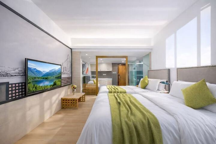 Room 43 of 59