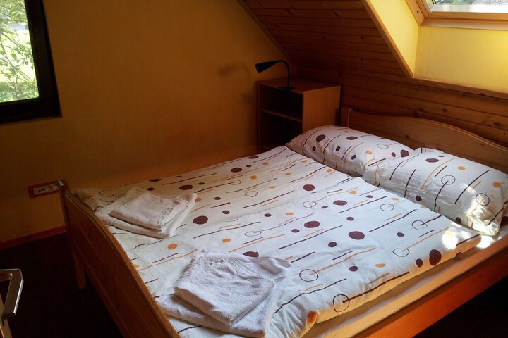Room 6 of 32