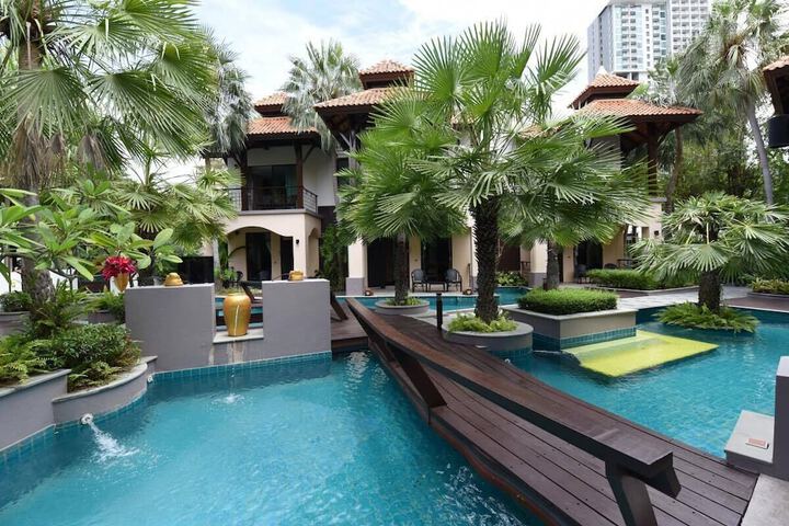 Pool 120 of 210