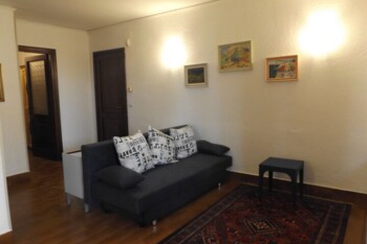 Room 27 of 46