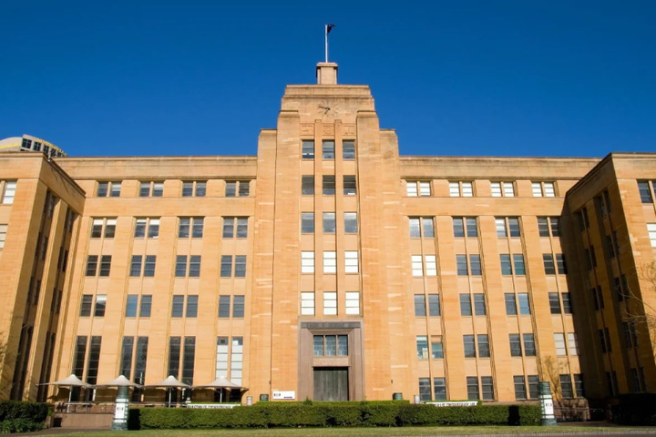 Landmark Parkroyal Hotel
