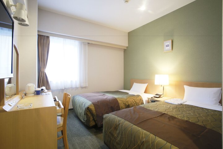 Room 6 of 48