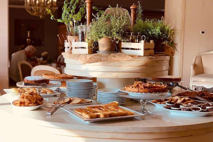 Breakfast/Coffee Service 77 of 99