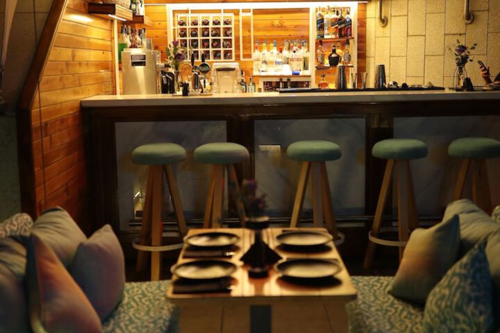 Lounge 57 of 90