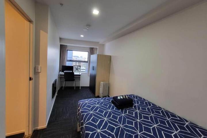 Room 3 of 45