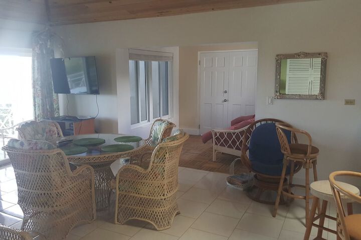 Room 12 of 27
