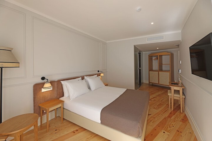 Room 12 of 85