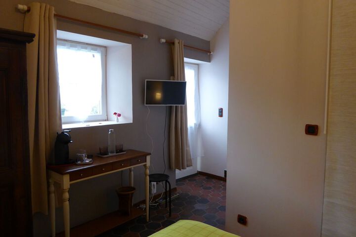 Room 27 of 50