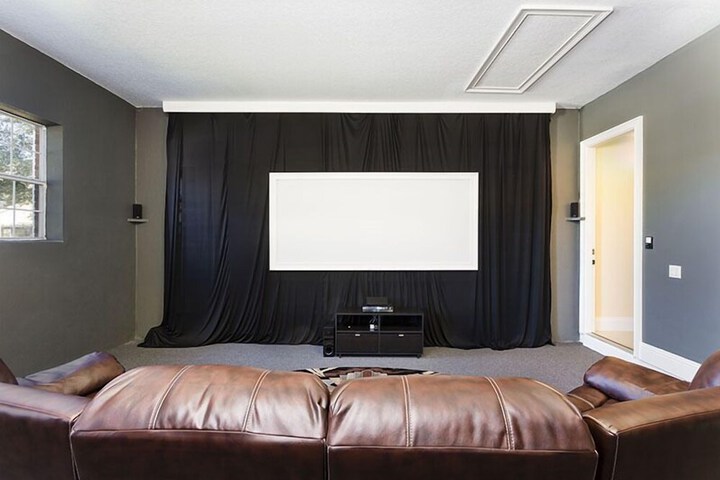 Entertainment 22 of 34