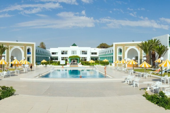 Hotel with Pool