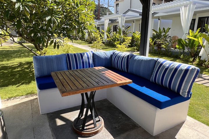 Lounge 47 of 68