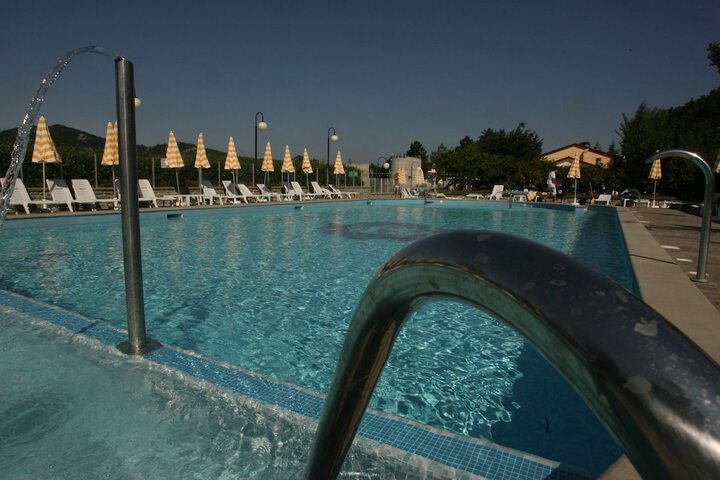 Pool 12 of 33