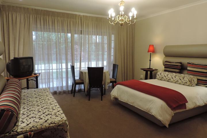 Room 3 of 44