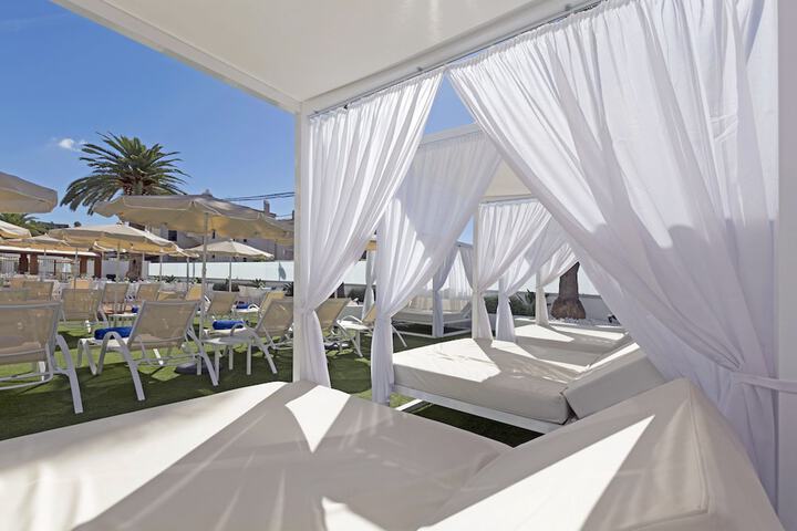 Sundeck 34 of 37