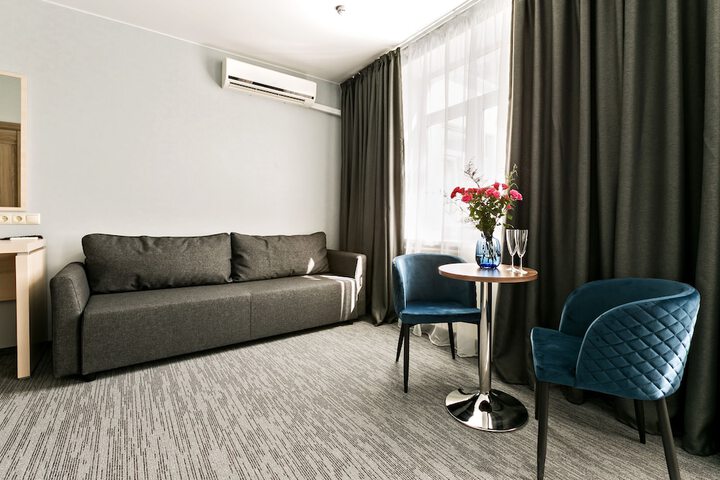 Room 20 of 33