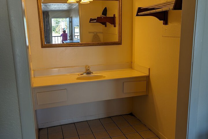 2 Queen Beds (17 of 21)