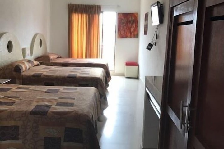 Room 7 of 32