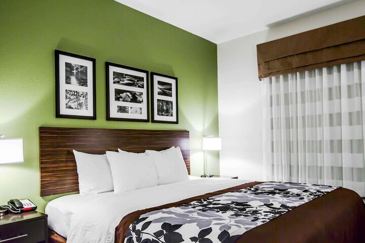 Room 18 of 35